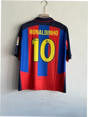 BARCELONA 2003-04 HOME KIT RONALDINHO FIVESLEEVE POLO