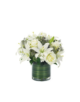 Lovely Lily & Roses Bouquet-All White bloomexusa