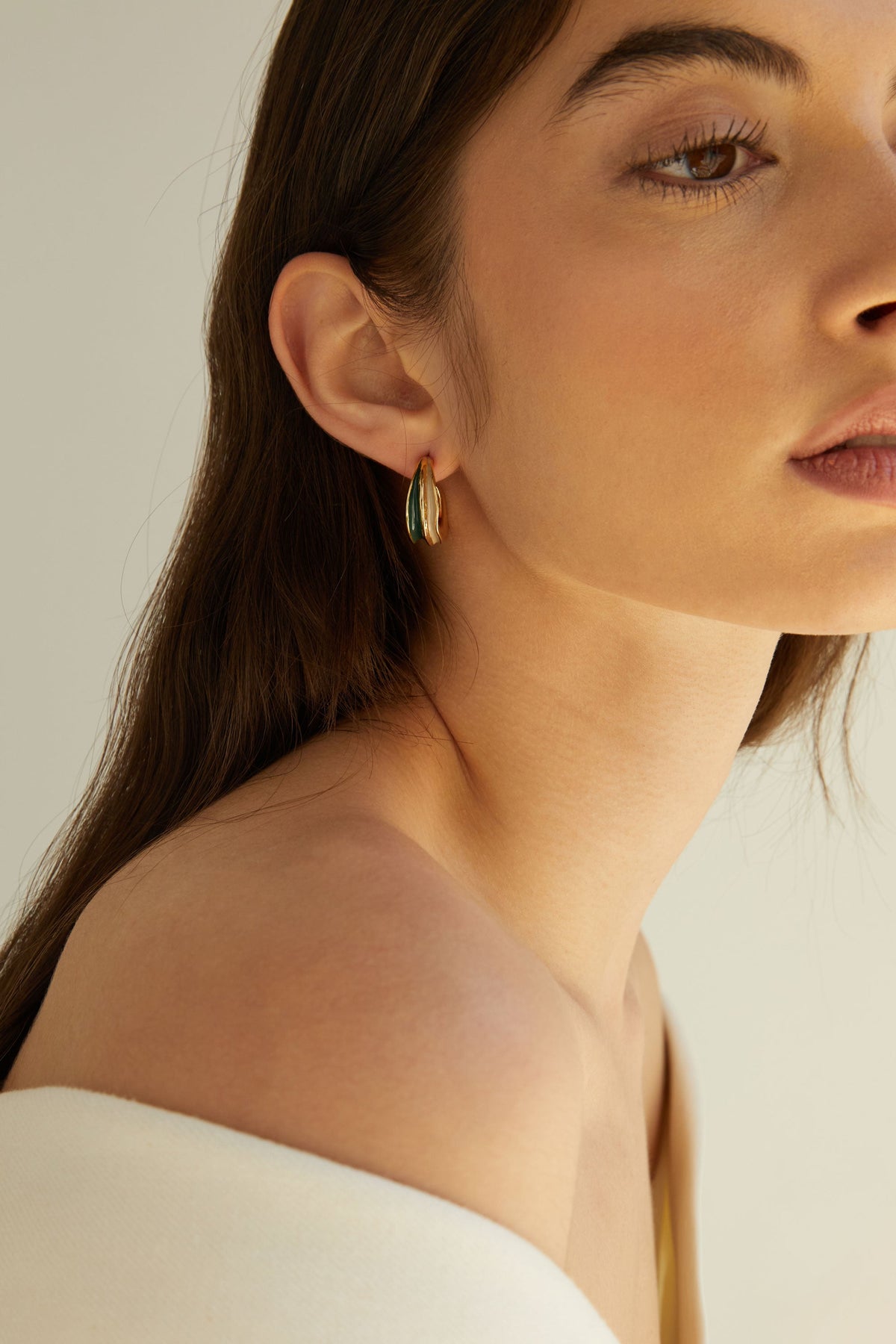 DOUBLE LAYERED HOOP STONE EARRING