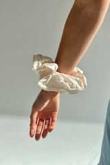 CRINKLED OVERSIZED HAIR SCRUNCHIE