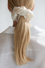 CRINKLED OVERSIZED HAIR SCRUNCHIE