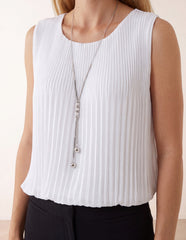 Sleeveless Pleated Top With Necklace