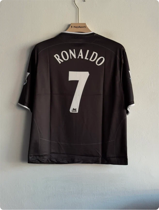 MANCHESTER UNITED 2003-04 AWAY KIT RONALDO FIVESLEEVE