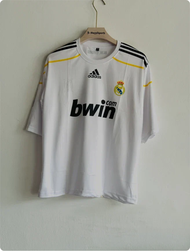REAL MADRID 2009-10 HOME KIT MARCELO FIVESLEEVE